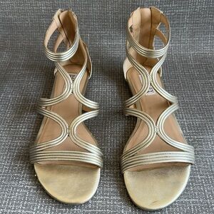 Badgley Mischka Gold Strappy Sandals 6.5 Leather Metallic Gladiator Dress Shoes